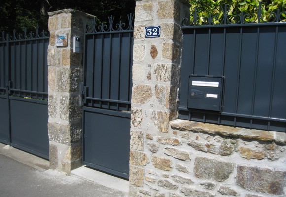 Portail et grille sur muret – Saint Malo